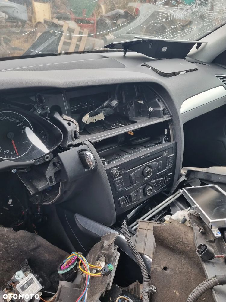 Audi A4 B8 sedan 1.8 tfsi CDHB skrzynia LLV lakier LZ7L na czesci - 9