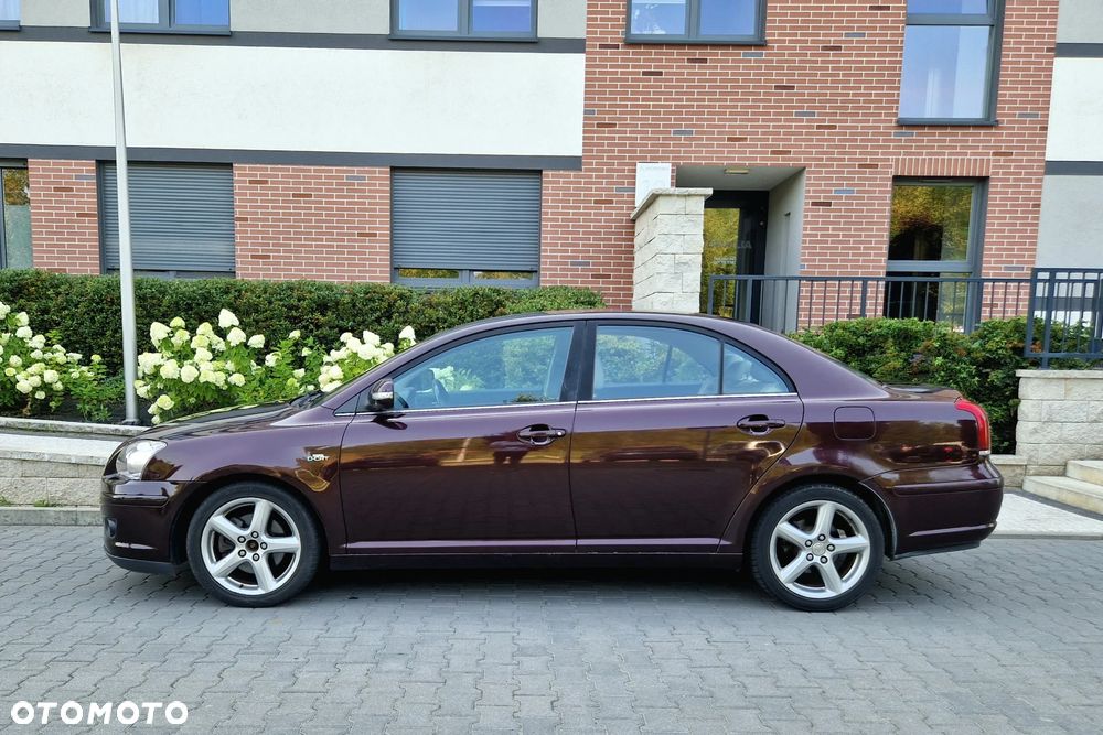 Toyota Avensis - 2