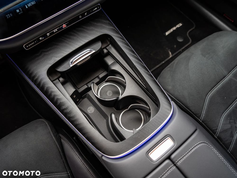Mercedes-Benz Klasa E 300e 4Matic 9G-TRONIC AMG Line NIGHT Edition - 33