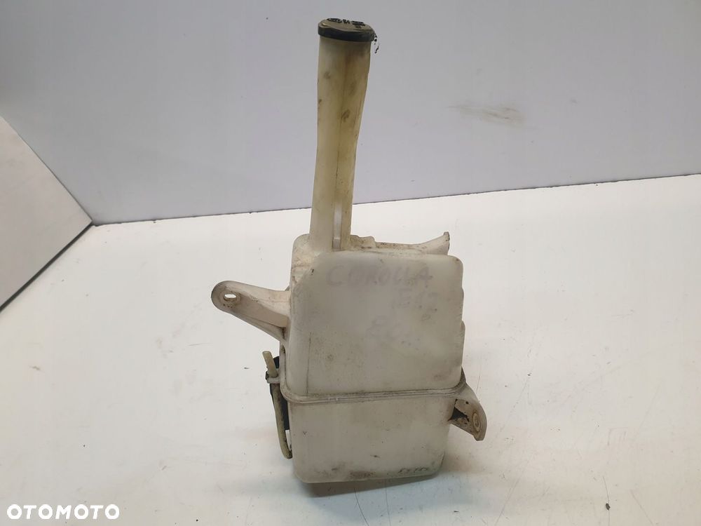 ZBIORNICZEK PŁYNU SPRYSKIWACZY TOYOTA COROLLA E12 85330-20470 - 2