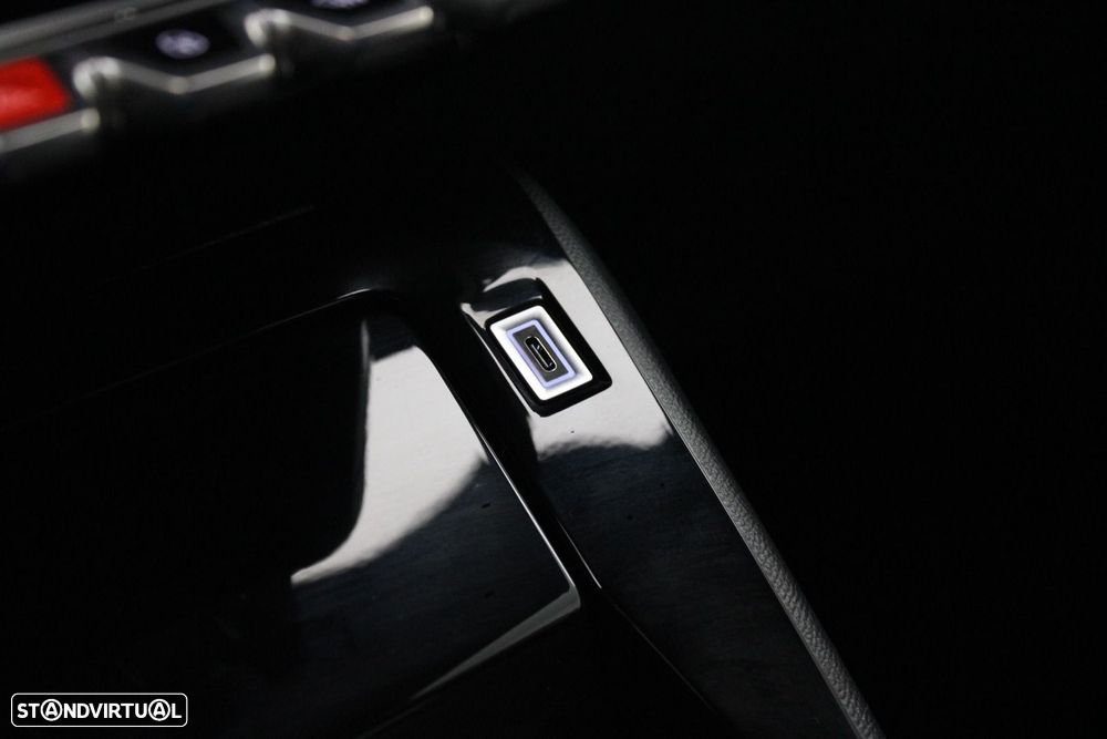 Peugeot e-2008 54 kWh Allure - 25