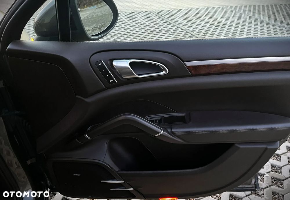 Porsche Cayenne Turbo - 13