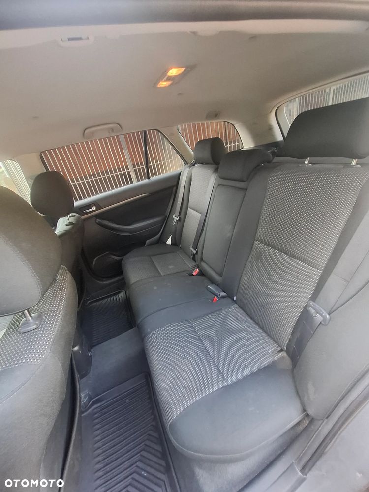 Toyota Avensis 2.2 D-4D Prestige - 18