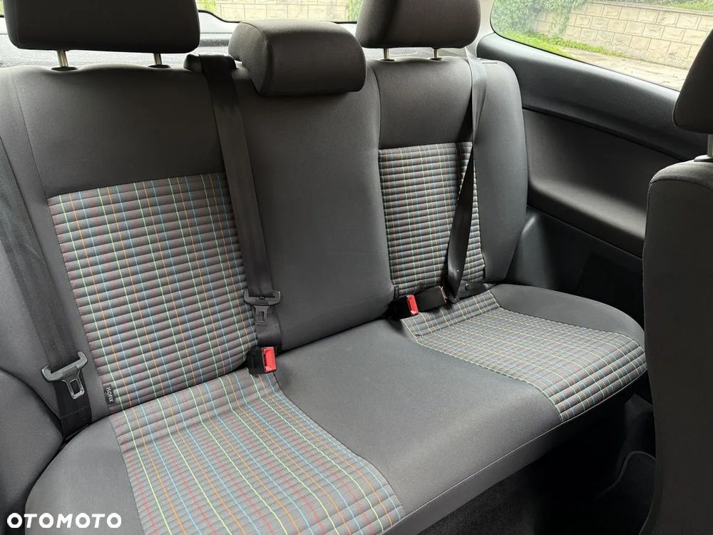 Volkswagen Polo 1.4 16V Trendline - 14