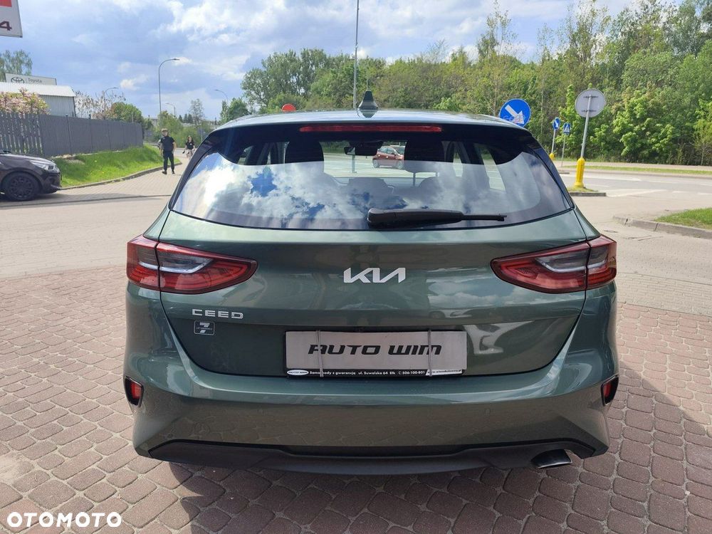 Kia Ceed - 11
