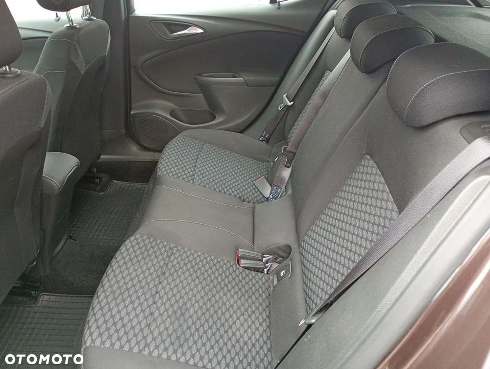 Opel Astra 1.4 T Enjoy - 10