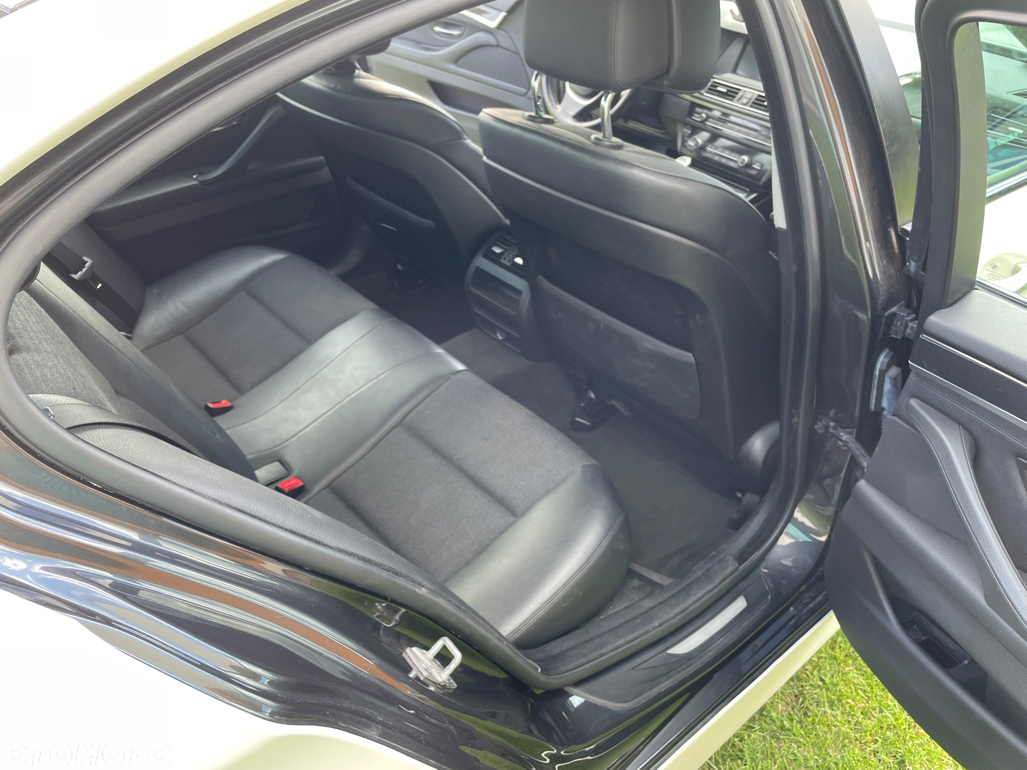 BMW Seria 5 528i Luxury Line - 10