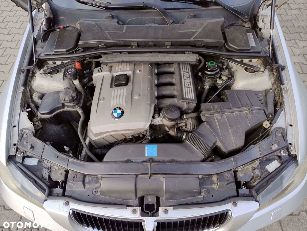 BMW Seria 3 325xi - 21