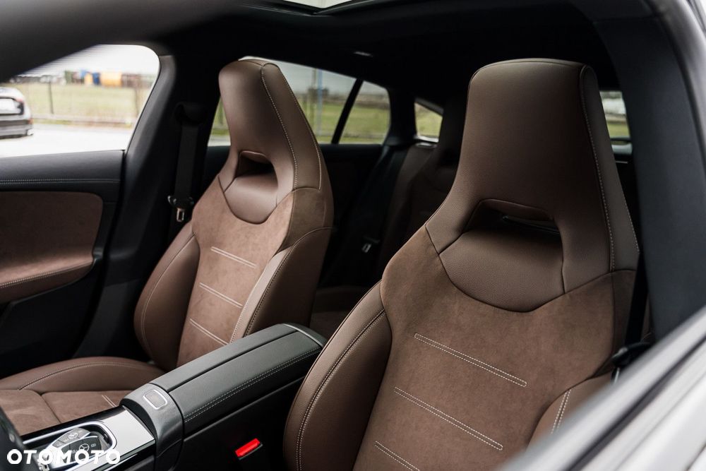 Mercedes-Benz CLA - 17