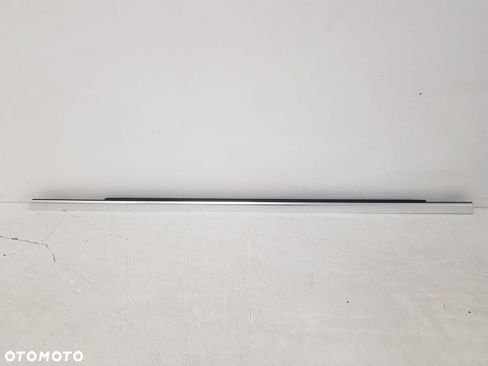 AUDI Q3 II 18-23 LISTWA ZGARNIJĄCA DRZWI TYLNA PRAWA TYŁ 83A839476 NOWA