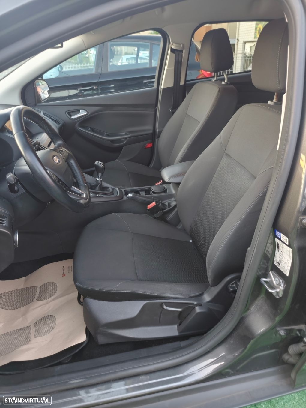 Ford Focus SW 1.5 TDCi EcoBlue Titanium - 19