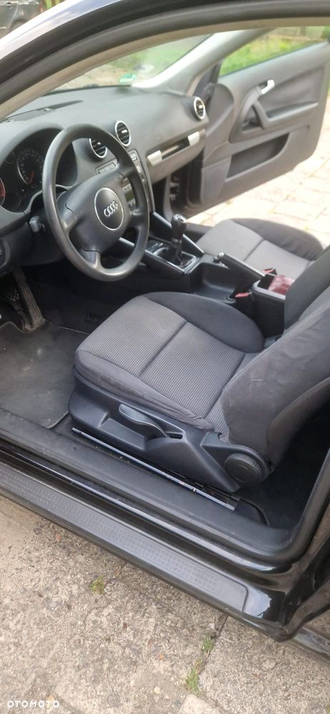 Audi A3 3-drzwiowe 1.6 Ambiente - 11