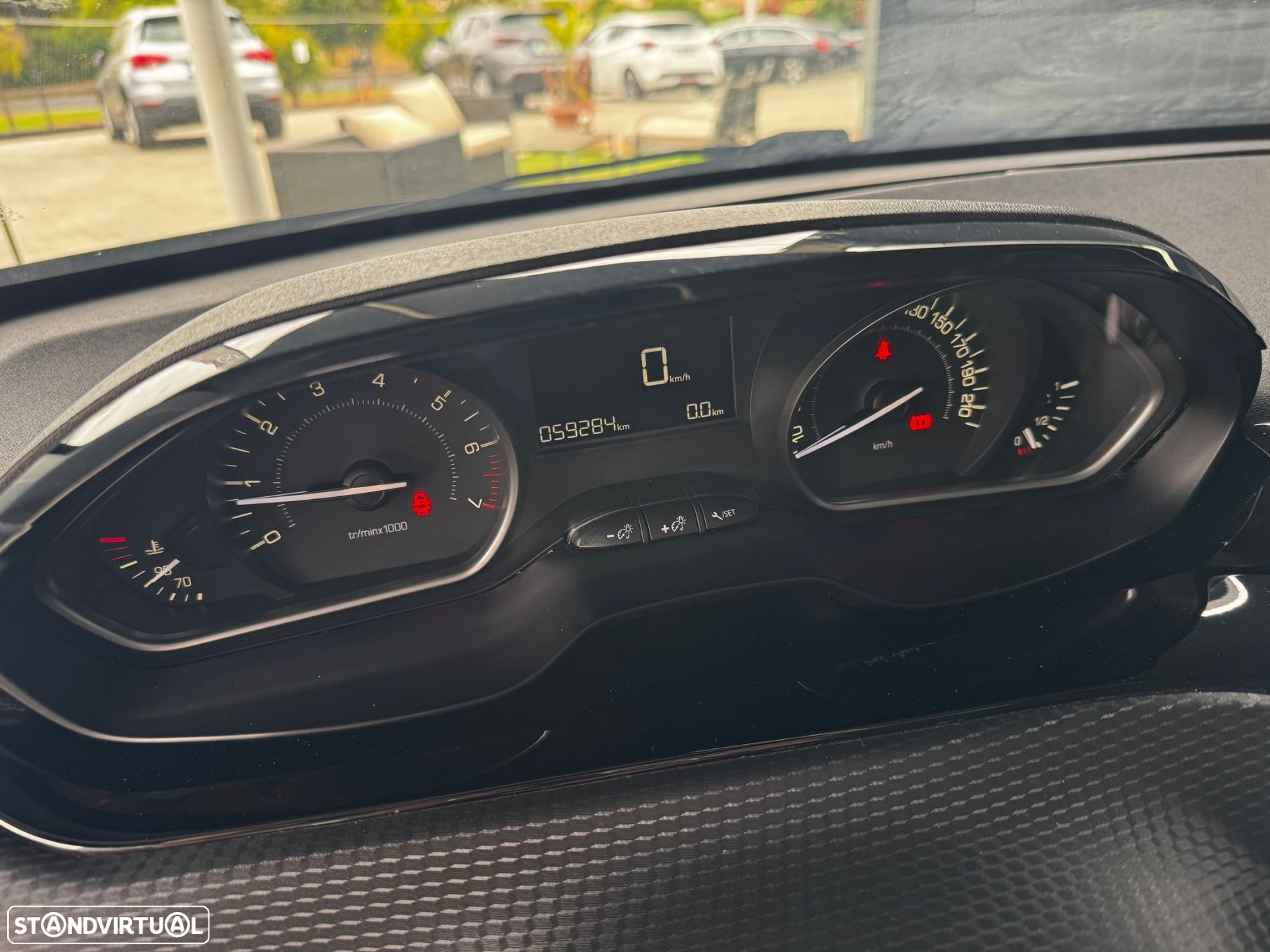 Peugeot 208 PureTech 82 Stop & Start Signature - 11