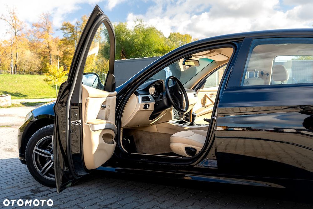 BMW Seria 3 316i - 10