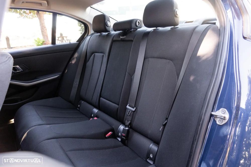 BMW 330 e Line Luxury Auto - 10
