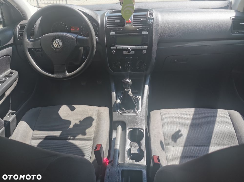 Volkswagen Jetta - 7