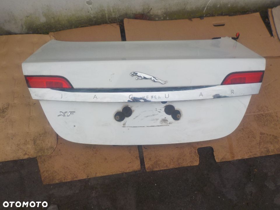 JAGUAR XF KLAPA BAGAŻNIKA BEZ KAMERY