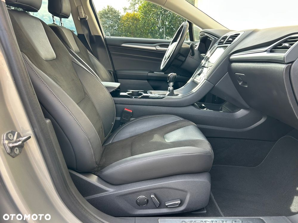 Ford Mondeo 2.0 TDCi STart-Stopp Titanium - 25