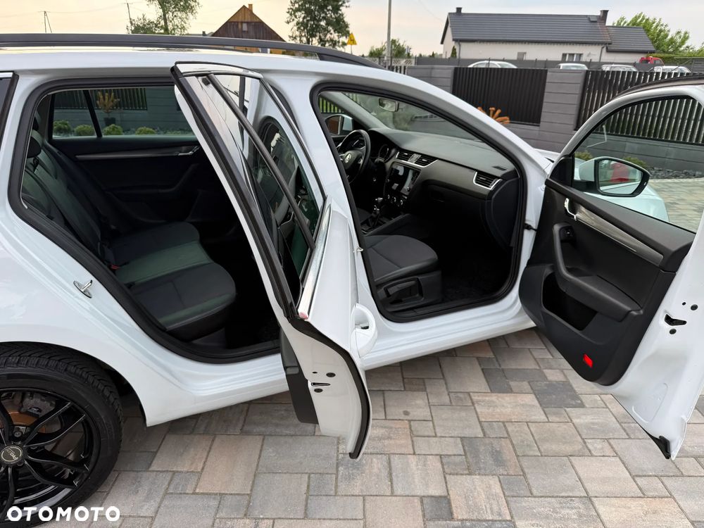 Skoda Octavia 1.6 TDI Premium Edition - 34