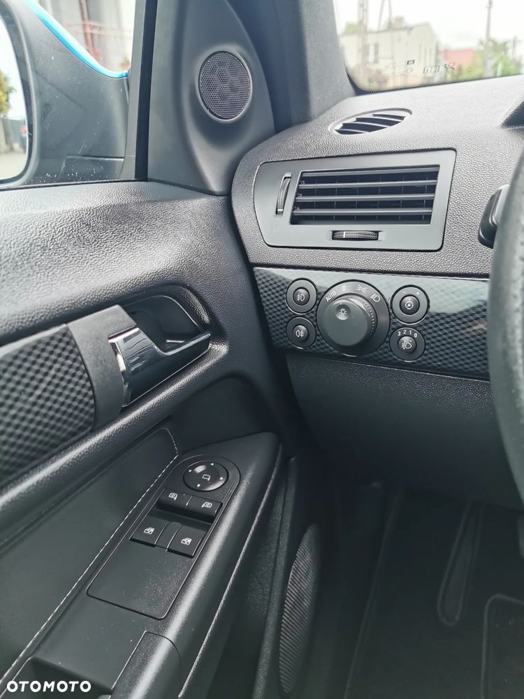Opel Astra 1.6 Sport - 17
