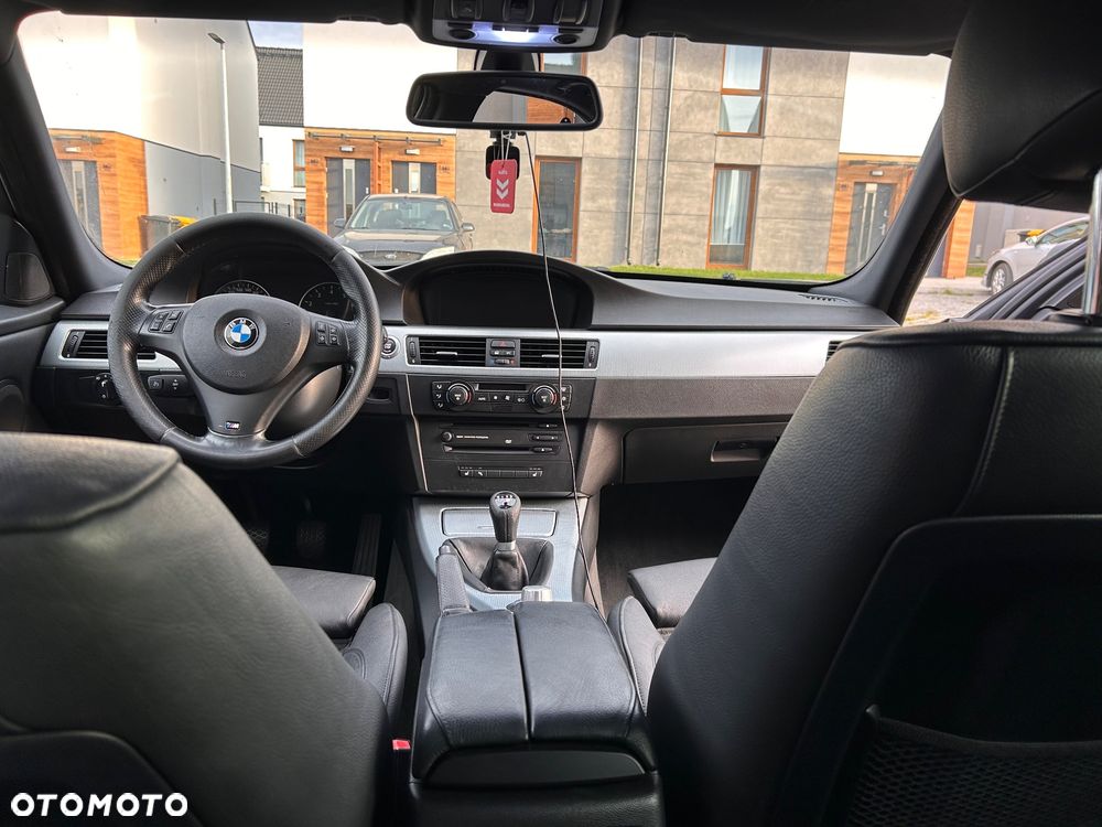 BMW Seria 3 320i - 17