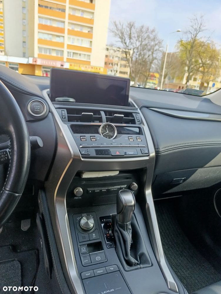 Lexus NX 300 F Impression AWD - 6