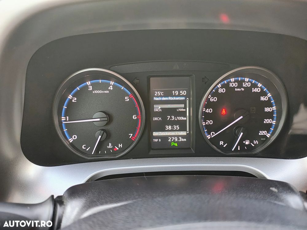 Toyota RAV4 2.0 D-4D 2WD Executive - 29