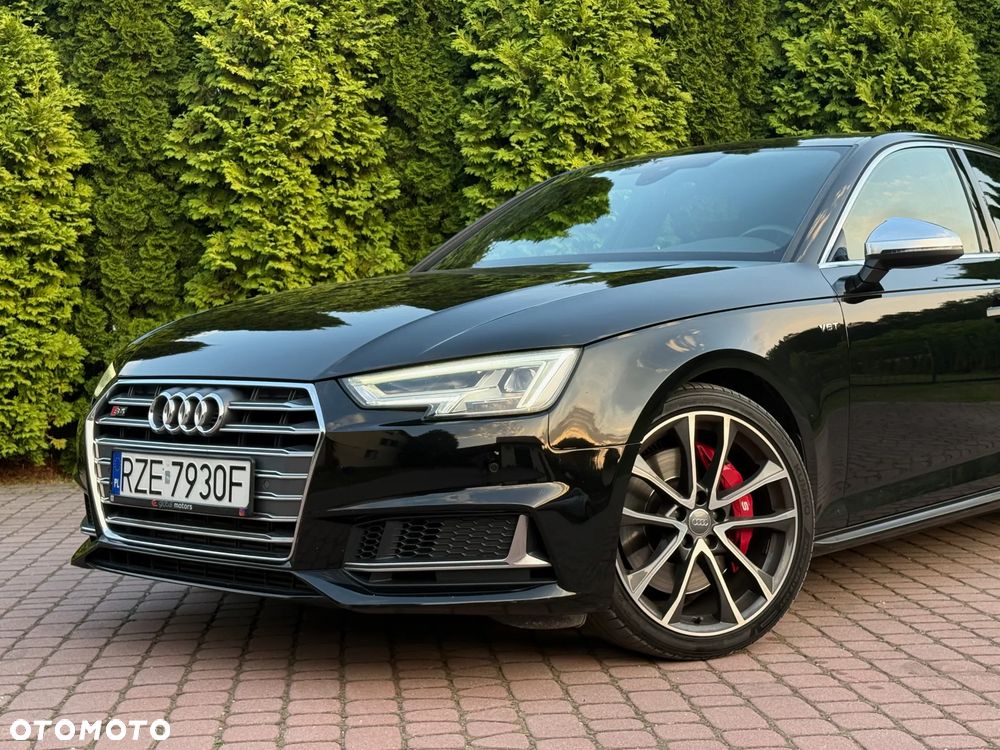 Audi S4 Limousine - 1