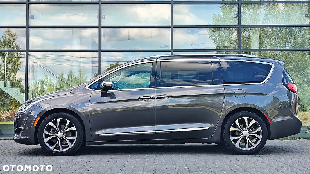 Chrysler Pacifica - 2