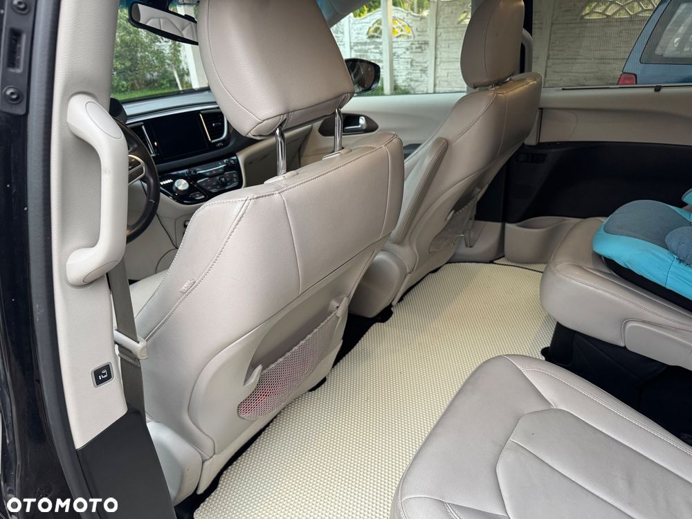 Chrysler Pacifica - 14