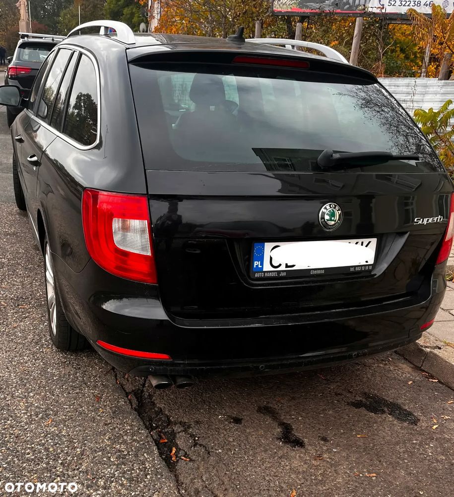 Skoda Superb 2011 photo 3