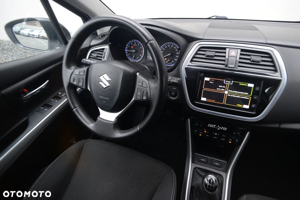 Suzuki SX4 S-Cross 1.0 T Comfort - 24
