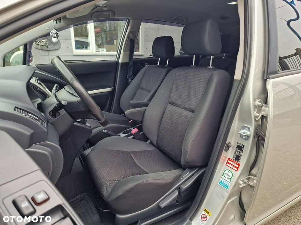 Toyota Corolla Verso - 6