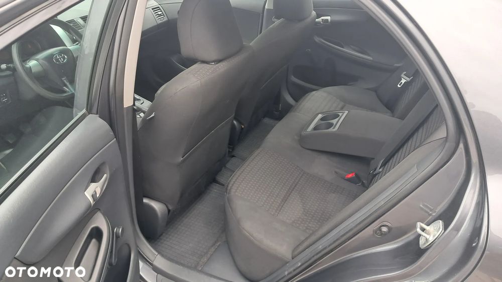 Toyota Corolla 1.6 Luna - 10