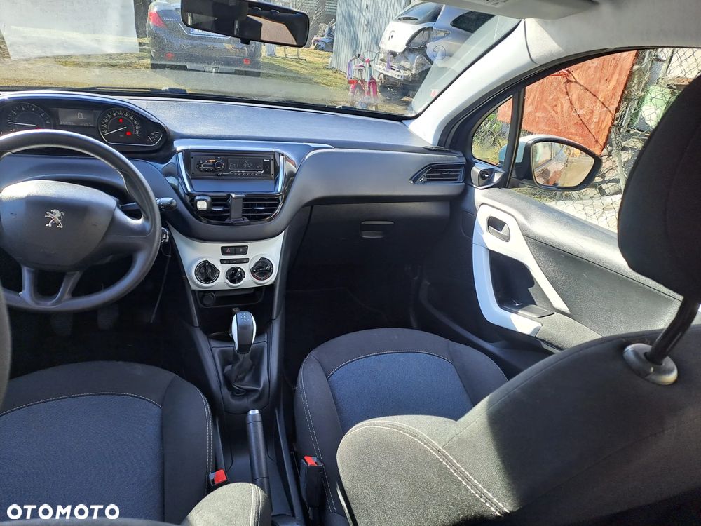 Peugeot 208 1.2 PureTech Like S&S - 10