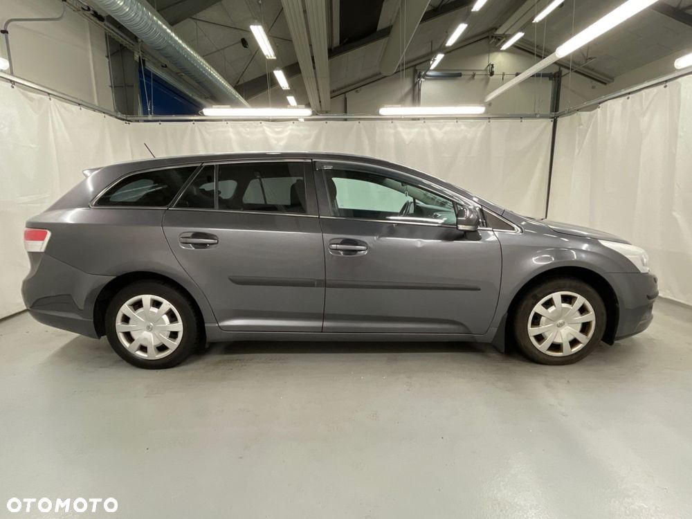 Toyota Avensis 2.0 D-4D 2010 - 6