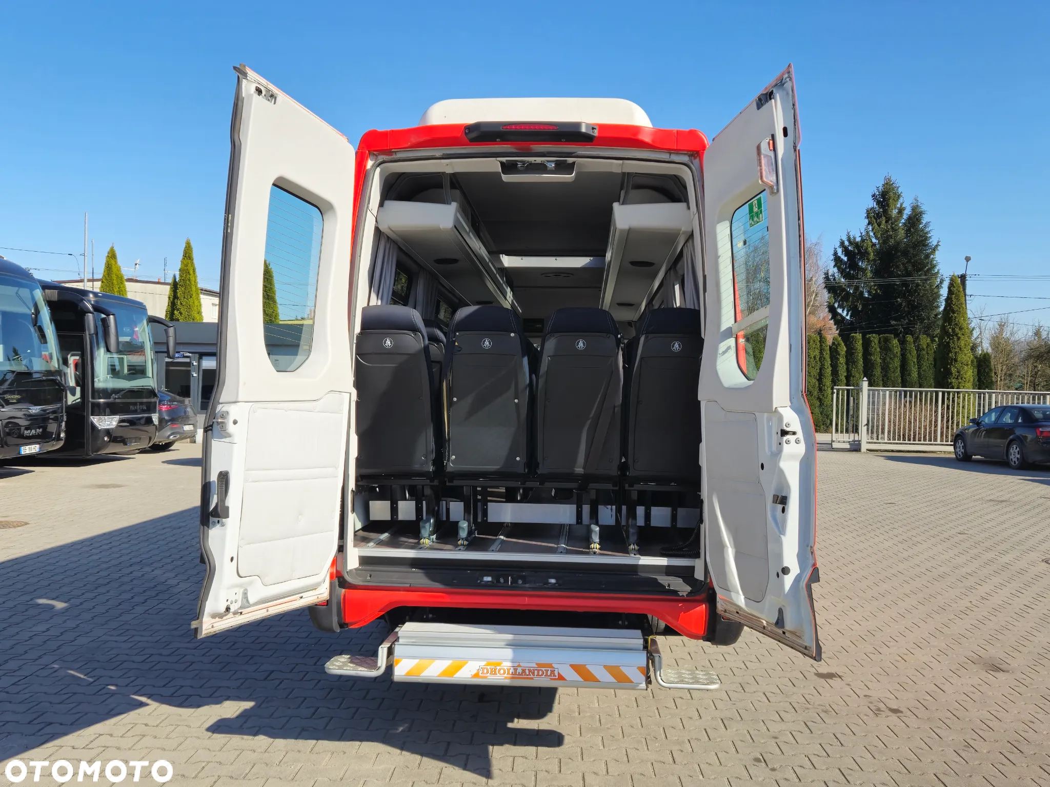 Iveco DAILY 65C18 / SPROWADZONE / 23 MIEJSCA/ KLIMATYZACJA/ WINDA DLA OSÓB NIEPEŁNOSPRAWNYCH - 18