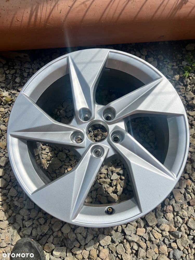 Felga Audi A3 8y0601025A 8x17et46 - 2