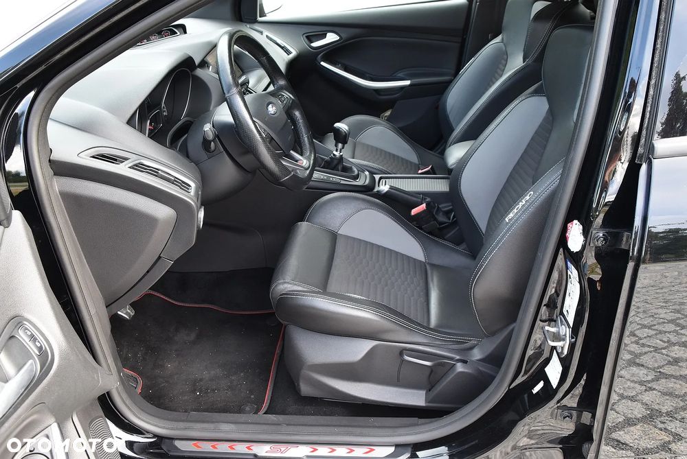 Ford Focus SW 2.0 TDCi ST - 25
