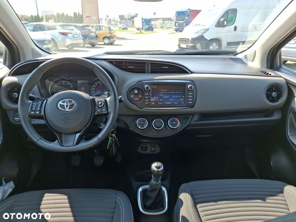 Toyota Yaris 1.5 Premium - 11