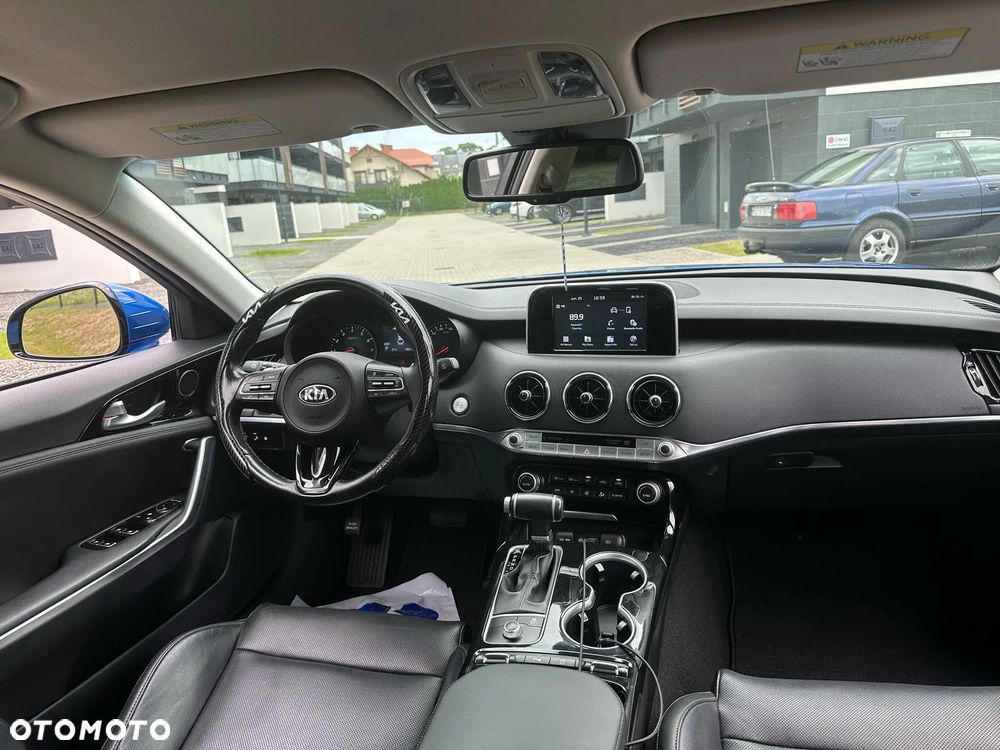 Kia Stinger 2.0 T-GDI L - 11