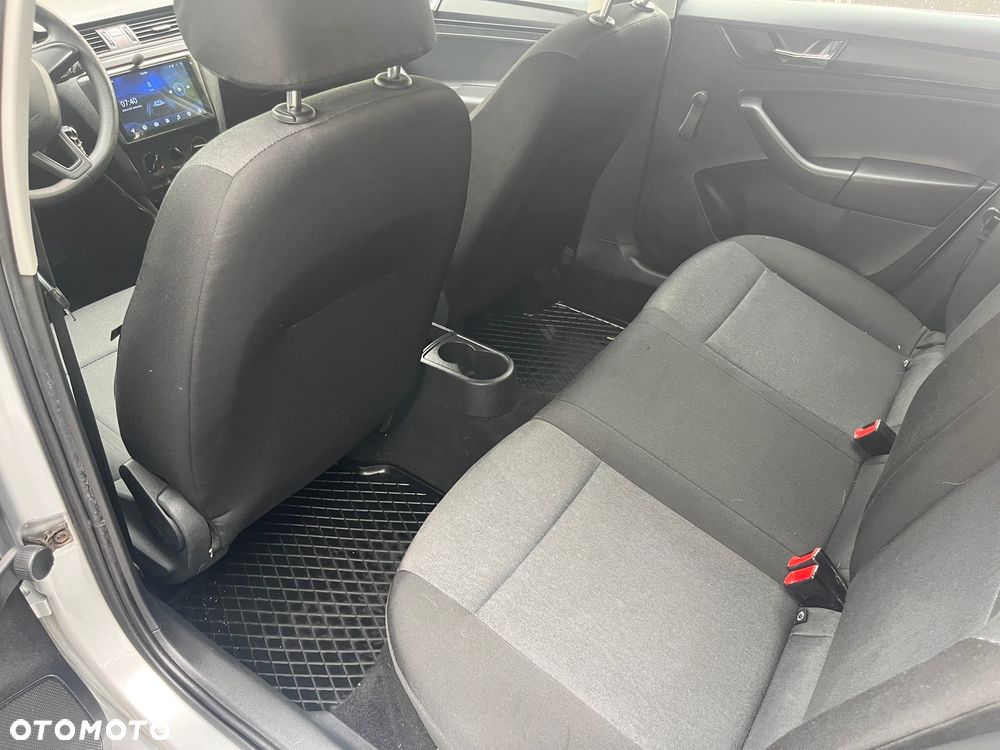 Skoda RAPID 1.6 TDI DPF Style - 7