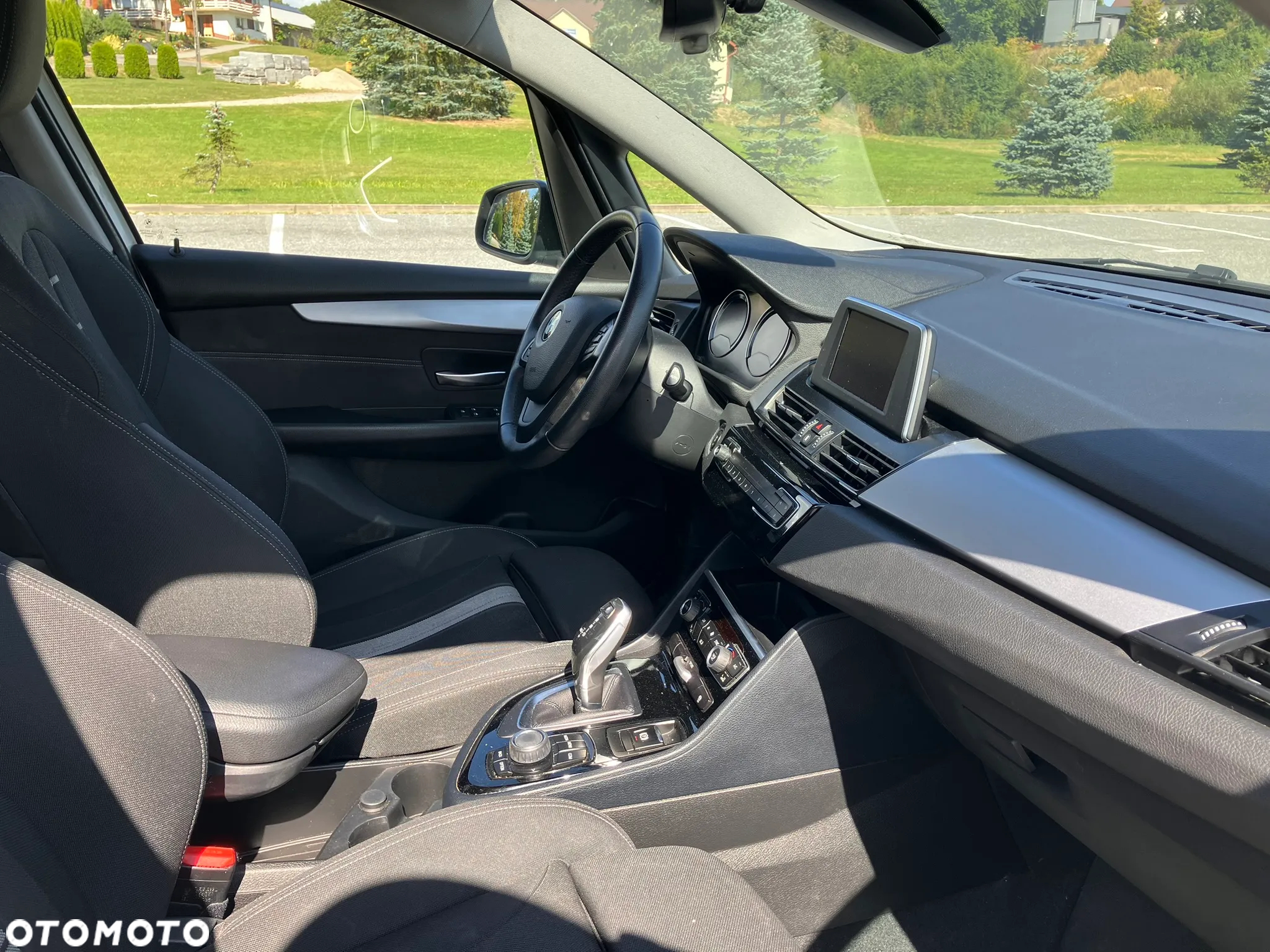 BMW Seria 2 218d - 13