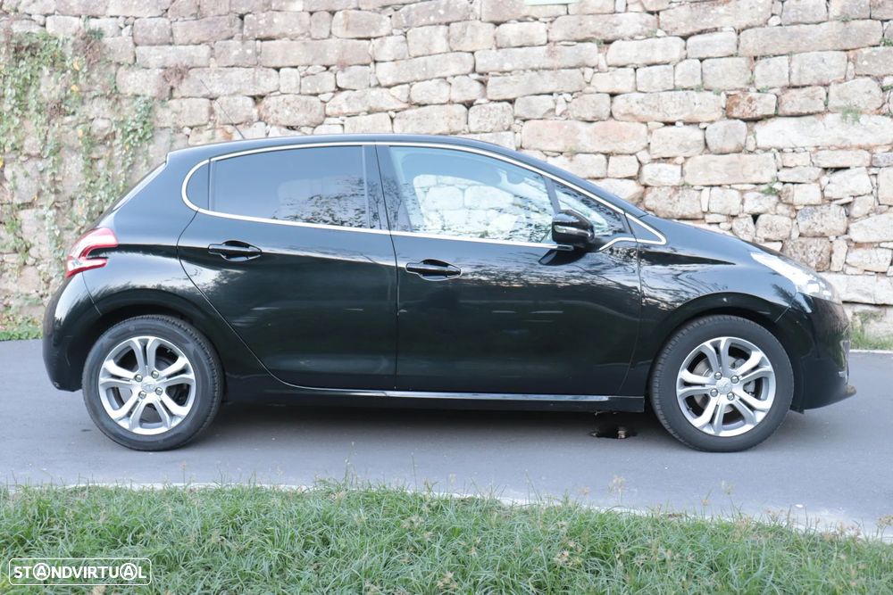 Peugeot 208 1.2 VTi Allure - 12