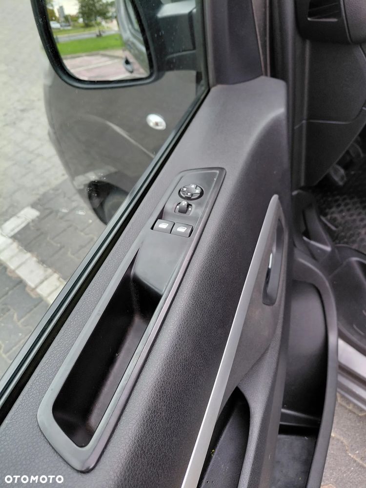 Opel Vivaro - 17