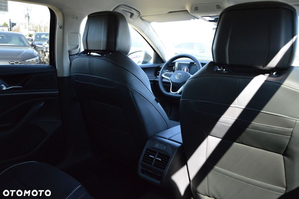 Volkswagen Passat - 16