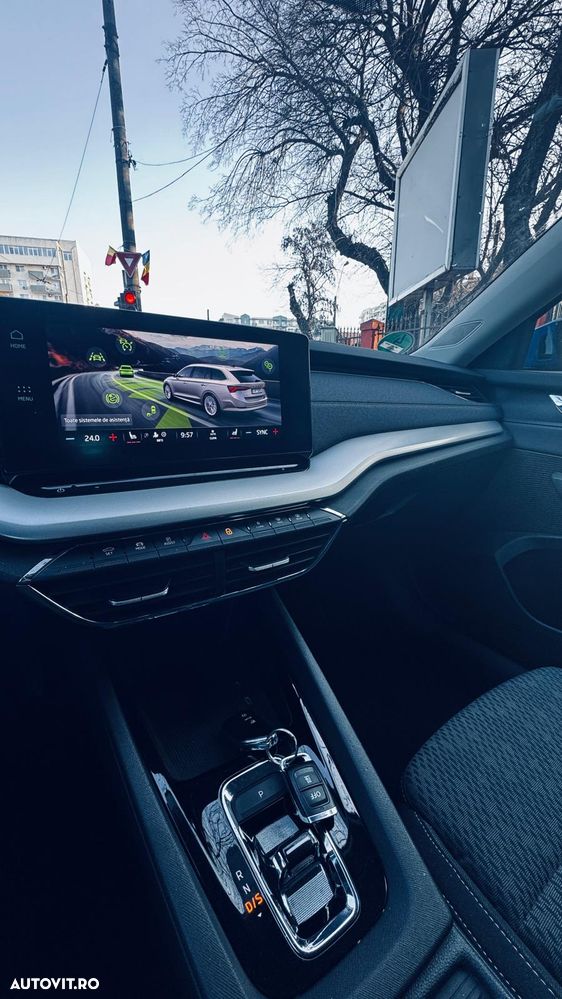 Skoda Octavia Combi 2.0 TDI DSG Exclusive Plus - 8