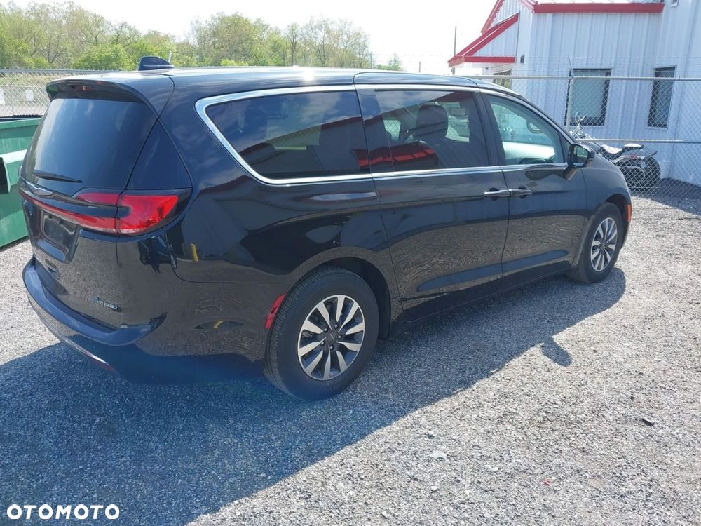 Chrysler Pacifica - 8