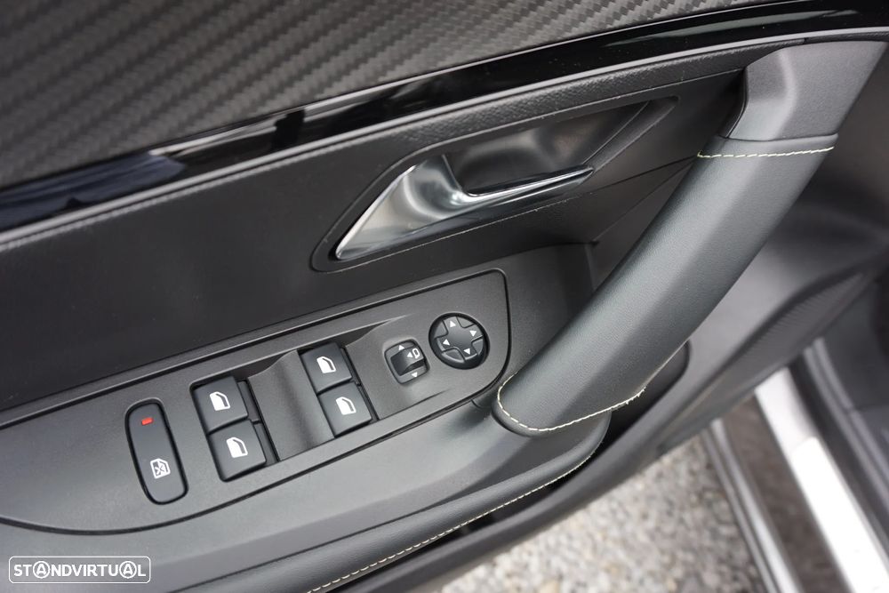 Peugeot 2008 1.5 BlueHDi GT Line EAT8 - 32