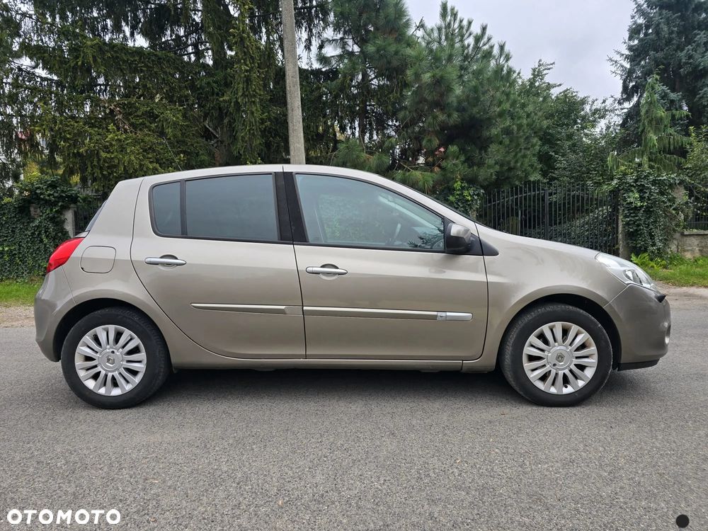 Renault Clio 1.2 16V 75 Expression - 31